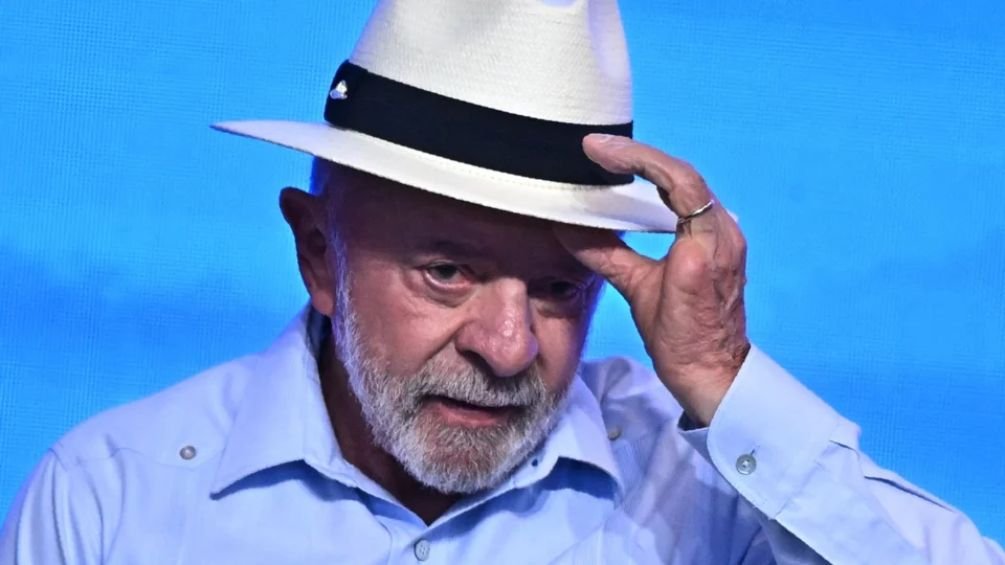 Presidente Lula em reunião com autoridades americanas discutindo designação de facções como terroristas