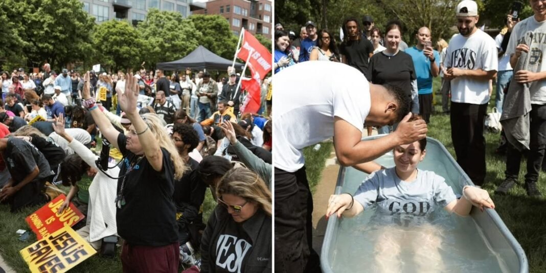 Cristãos marchando pelas ruas de Columbus, EUA, em evento evangelístico.
