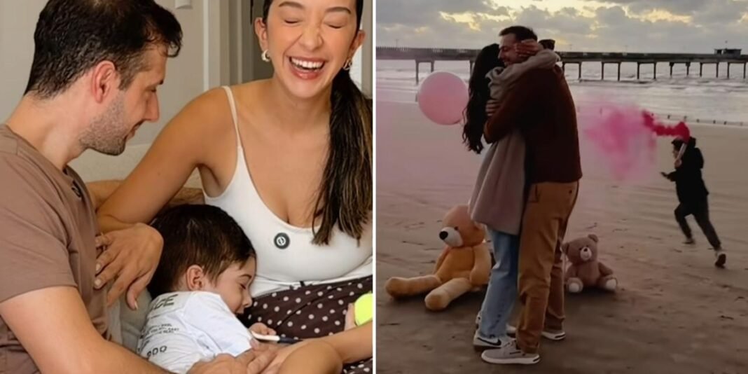 Menino abraça a barriga da mãe grávida com um sorriso de felicidade, após profetizar a chegada da irmã.