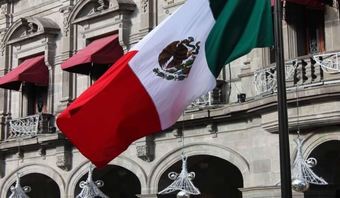 Missionário idoso em igreja no México