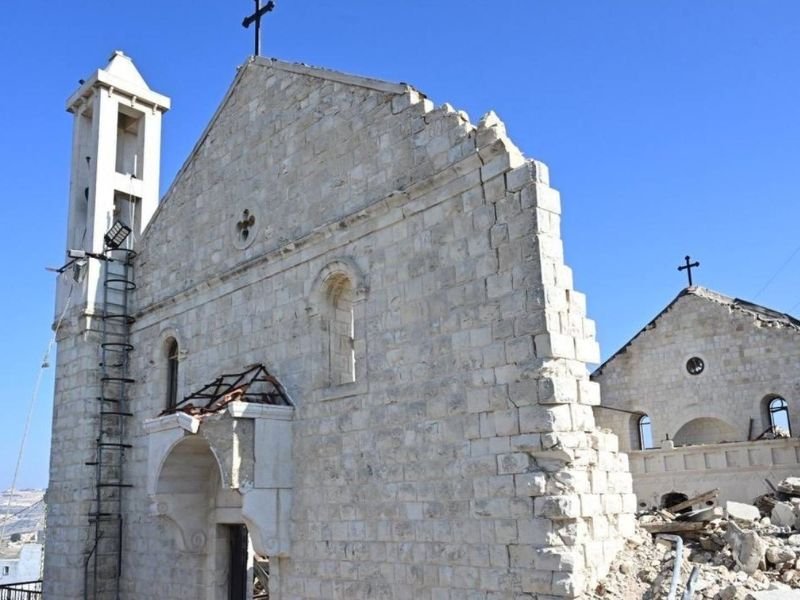 Ruínas de um monastério católico no sul do Líbano após demolição