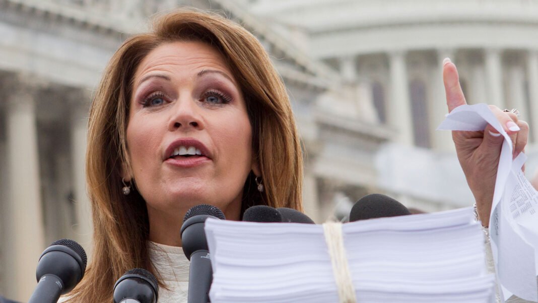 Michele Bachmann em entrevista em Jerusalém discutindo a situação política no Oriente Médio.