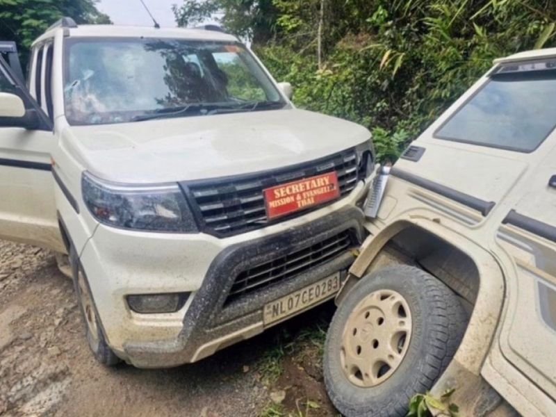 Manifestantes protestam após emboscada fatal contra pastores em Manipur, Índia.