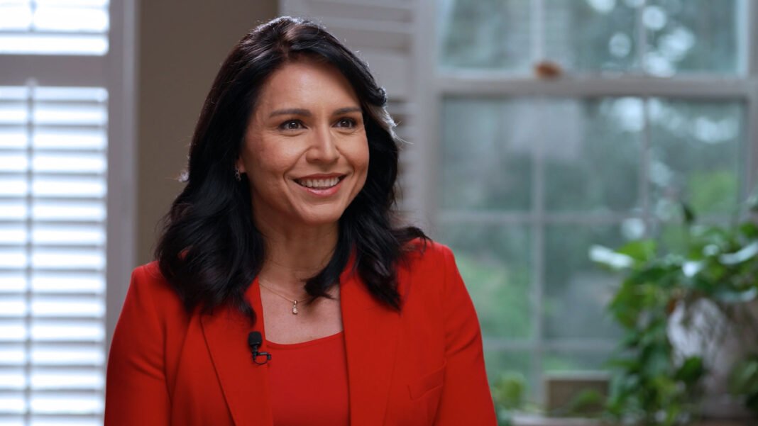 Tulsi Gabbard em pose reflexiva
