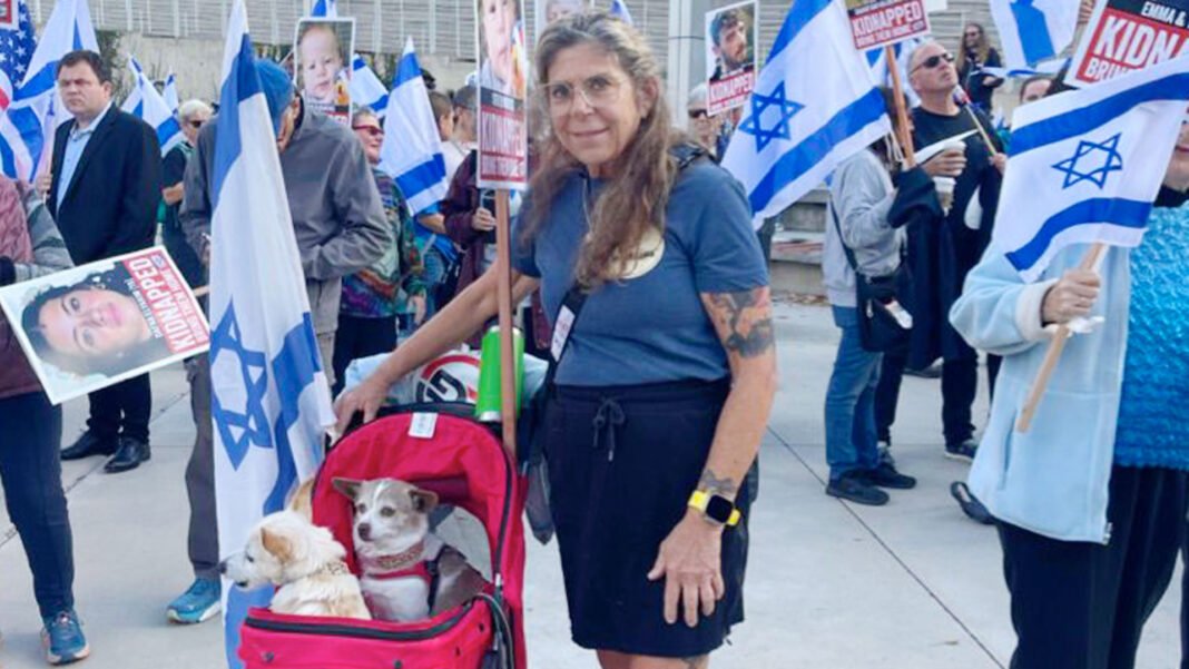 Famílias judias americanas chegam a Israel para imigrar após aumento de interesse.