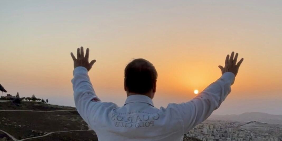 Pastor Joel Engel ministrando sobre a profundidade do Espírito Santo