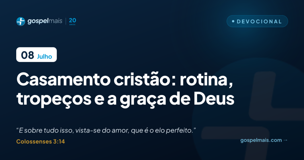 Casal cristão orando junto em casa, simbolizando fé e união.