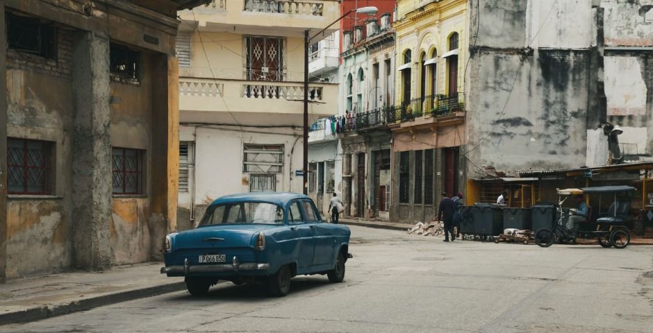 Cristãos em Cuba se reúnem para oração em meio a denúncias de perseguição.