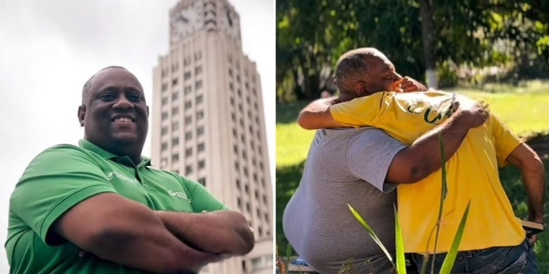Ex-dependente químico e missionário conversa com jovens em centro de apoio no Rio de Janeiro.