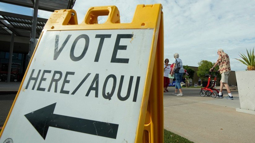 Centro de votação em Nova Jersey em dia de eleição