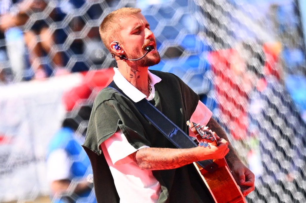 Justin Bieber canta 'Everything Hallelujah' na final da Copa do Mundo 2026 (Foto: Reprodução)