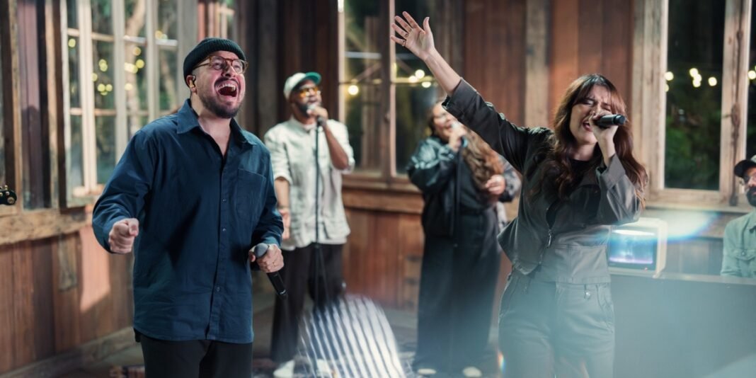 Milena e Isaias Saad gravando o single 'Exaltado'