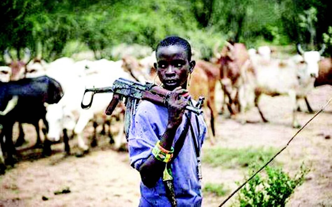Comunidade nigeriana em ruínas após um ataque violento