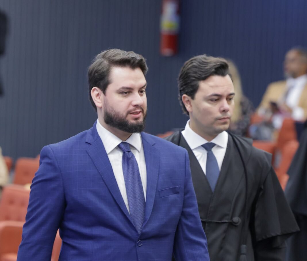 Sergio Moro e Filipe Martins em reunião privada para discutir aplicação da Lei da Dosimetria.