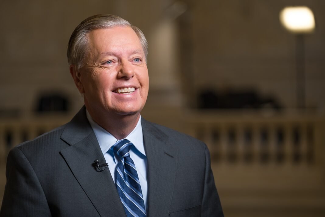 Exterior de residência onde o senador Lindsey Graham faleceu.