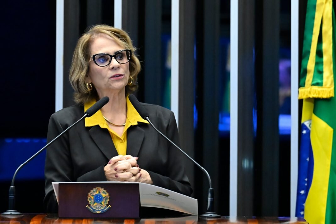 Senadora Damares Alves discursa sobre nova proposta de combate à pedofilia