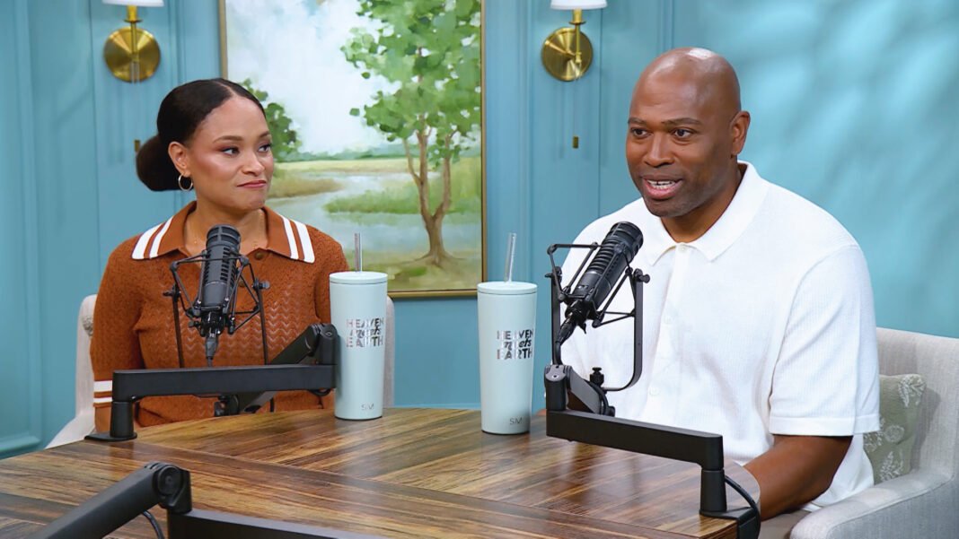 Shaun Alexander, ex-MVP da NFL, em entrevista compartilhando sobre fé e família.