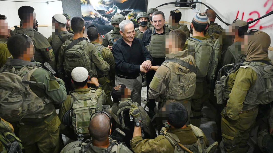 Benjamin Netanyahu inspeciona tropas israelenses no sul do Líbano em meio a tensões diplomáticas.