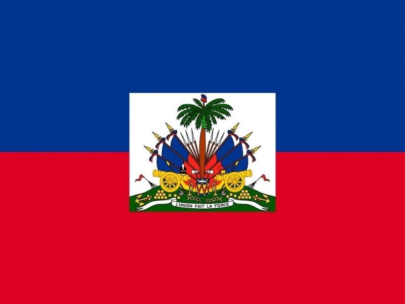Igreja evangélica destruída no Haiti após ataque de gangue.