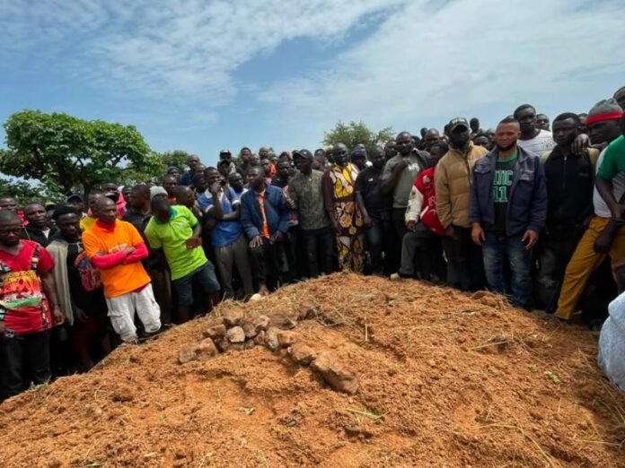 Comunidade enlutada após ataque em Plateau State Comunidade em luto após ataque violento em Plateau State, Nigéria