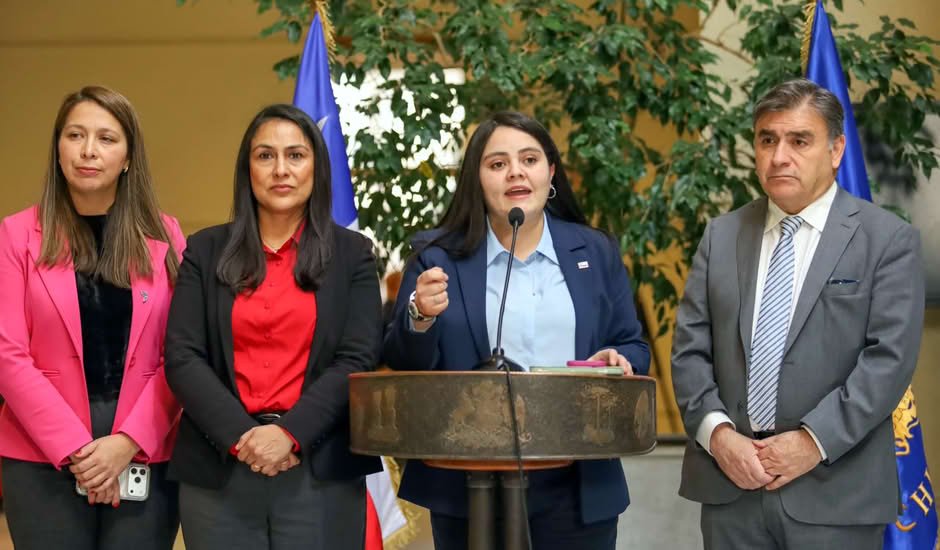 Parlamentares chilenos apresentam proposta legislativa sobre dias nacionais de oração e da Bíblia.