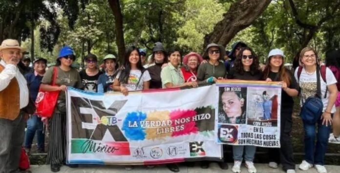 Marcha por la Libertad ex-LGBT no México reúne cristãos que compartilham testemunhos. Pessoas marcham em celebração da fé e transformação pessoal no México.