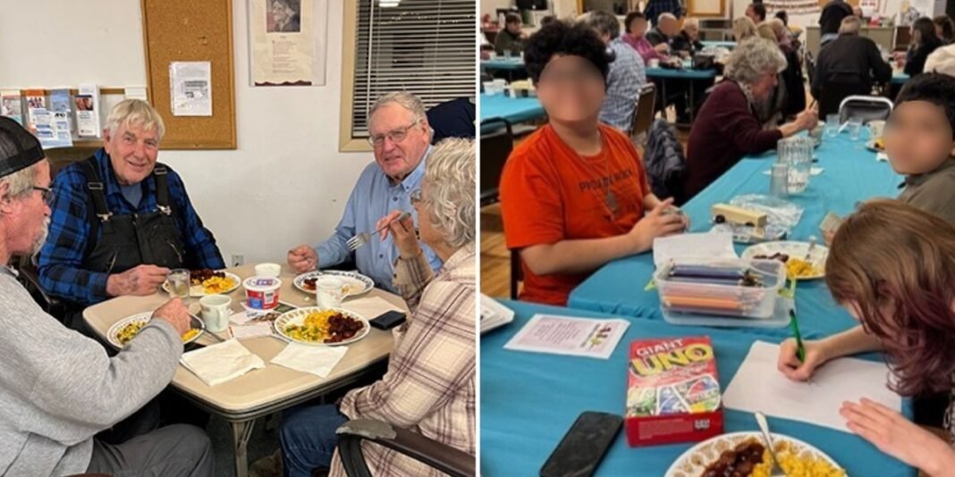 Pessoas participando de um jantar comunitário gratuito oferecido por uma igreja nos Estados Unidos.