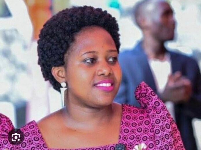 Tribunal em Uganda durante a sentença do caso de assassinato de Susan Magara