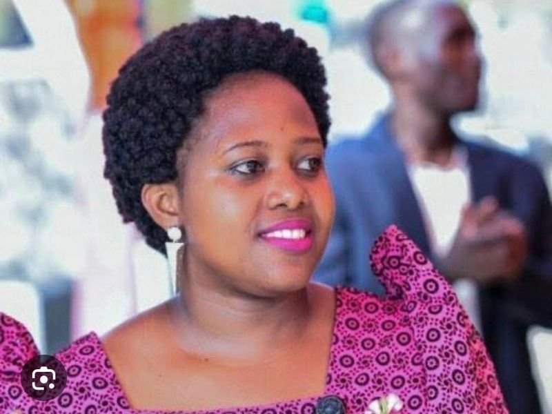 Tribunal em Uganda durante a sentença do caso de assassinato de Susan Magara