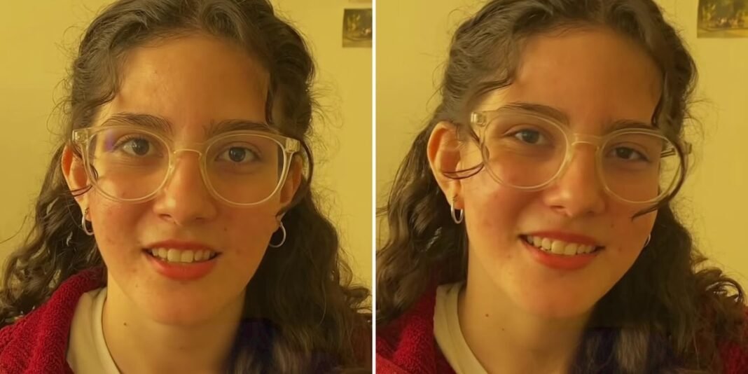 Jovem mulher grávida sorri enquanto segura uma ecografia, com fundo de igreja.