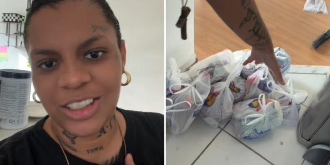 Missionária Aline Marques em frente à sua casa com sacolas de compras recebidas após oração.