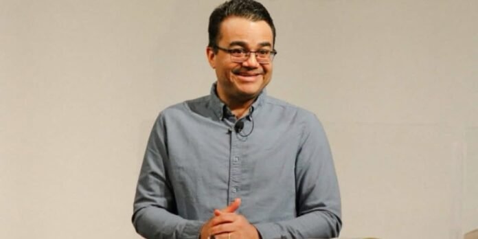 Pastor Lierte Soares apresenta seu livro "Missão Reversa" sobre a mudança do centro missionário cristão.