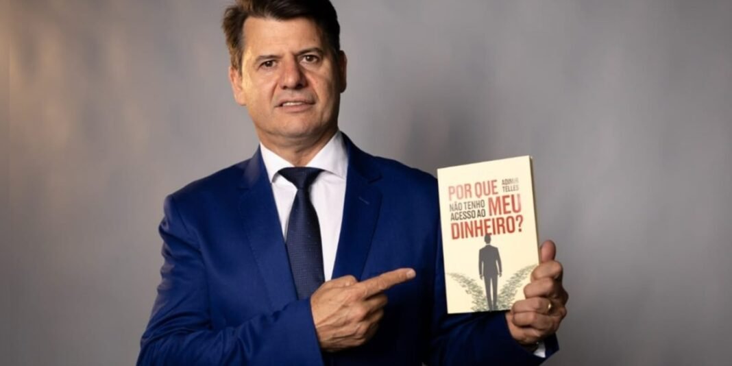 Autor Adimir Telles em ambiente profissional