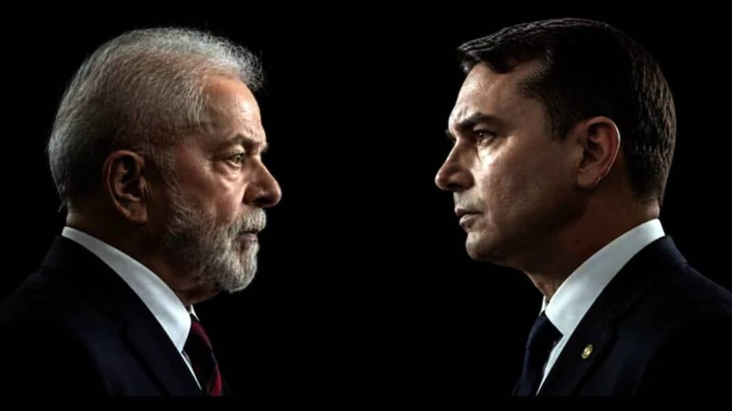 Luiz Inácio Lula da Silva discursando para apoiadores em um comício durante a campanha eleitoral.