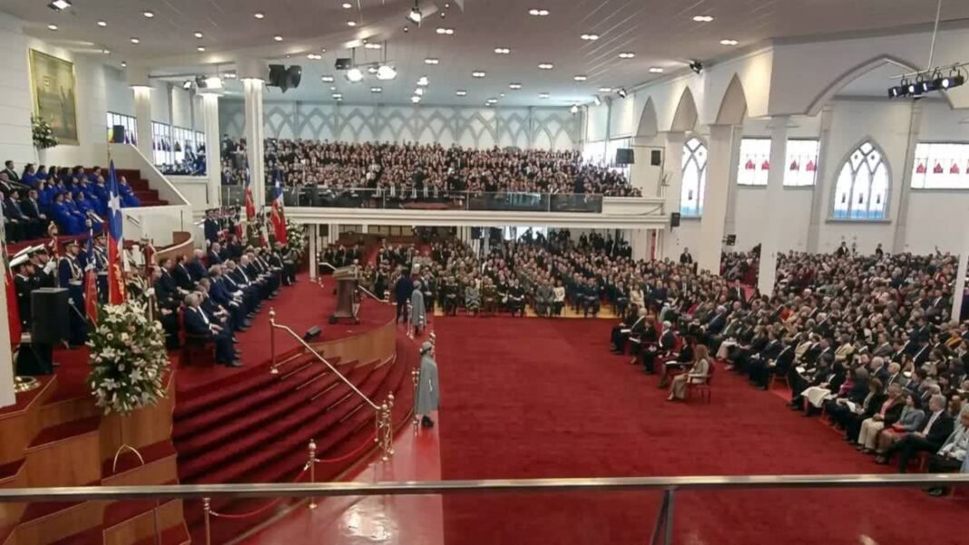 Presidente José Antonio Kast durante o Te Deum Evangélico no Chile