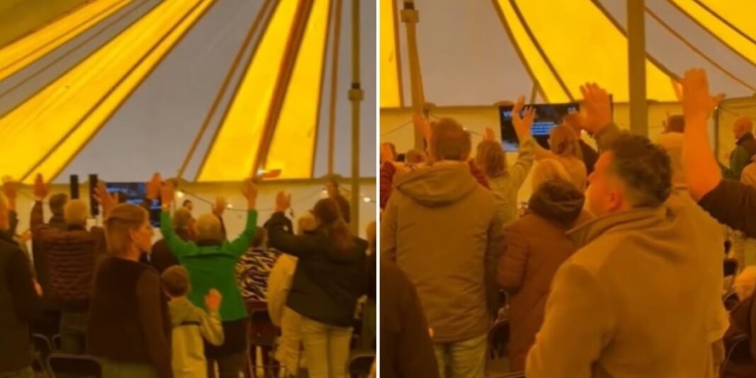 Tenda evangelística montada às margens do rio Waal em Tiel, na Holanda