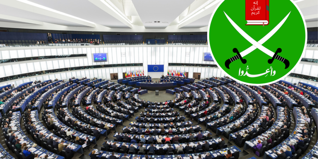 Plenário do Parlamento Europeu durante votação de resolução.